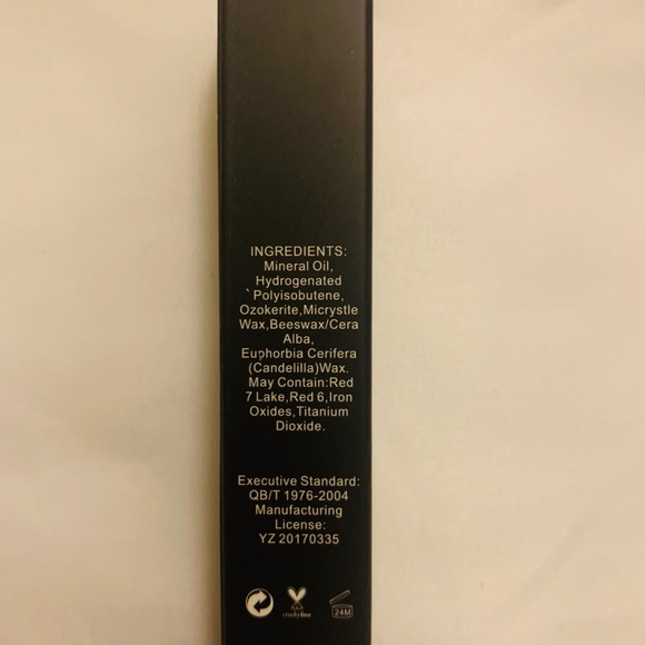 πCHARM MATTE LIQUID LIPSTICK π - Picture 5 of 5